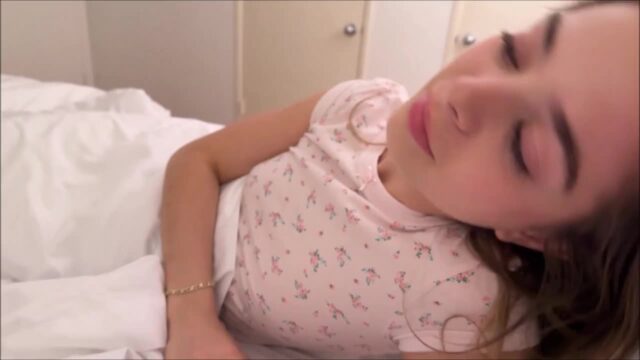 Nhân viên thôi miên sếp nam quan hệ nước dâm tràn văn phòng