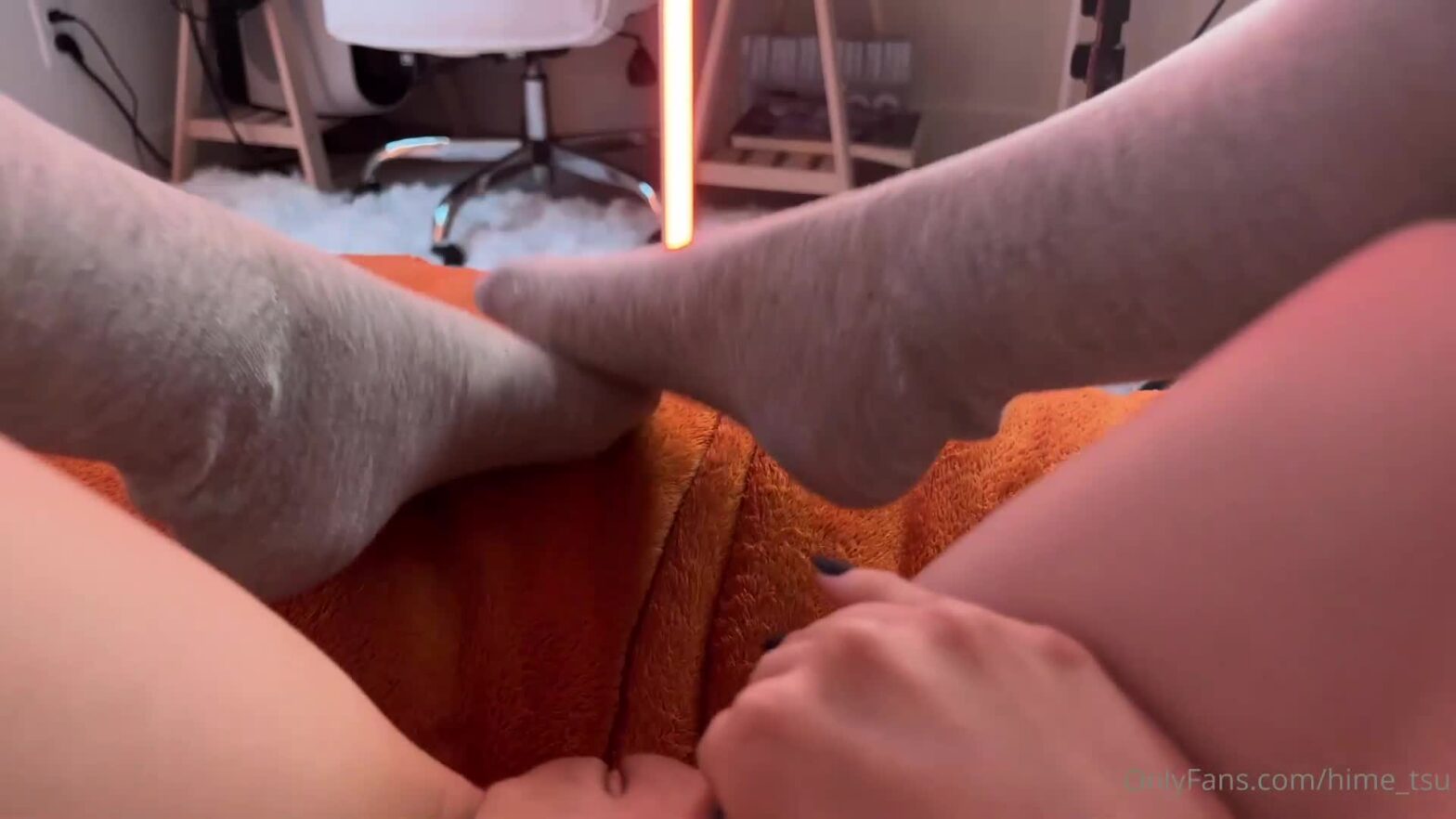 Nữ doanh nhân Tây dâm đãng gangbang hội nghị nước ngập ghế da